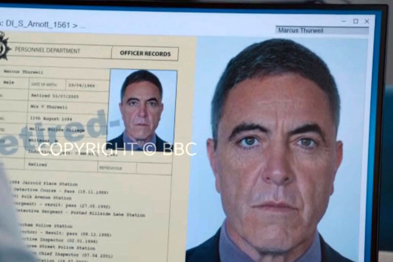 詹姆斯·内斯比特(James Nesbitt)和詹姆斯·内斯比特(James Nesbitt)摆姿势合影:冷脚演员詹姆斯·内斯比特(James Nesbitt)的脸突然出现在AC-12电脑搜索中